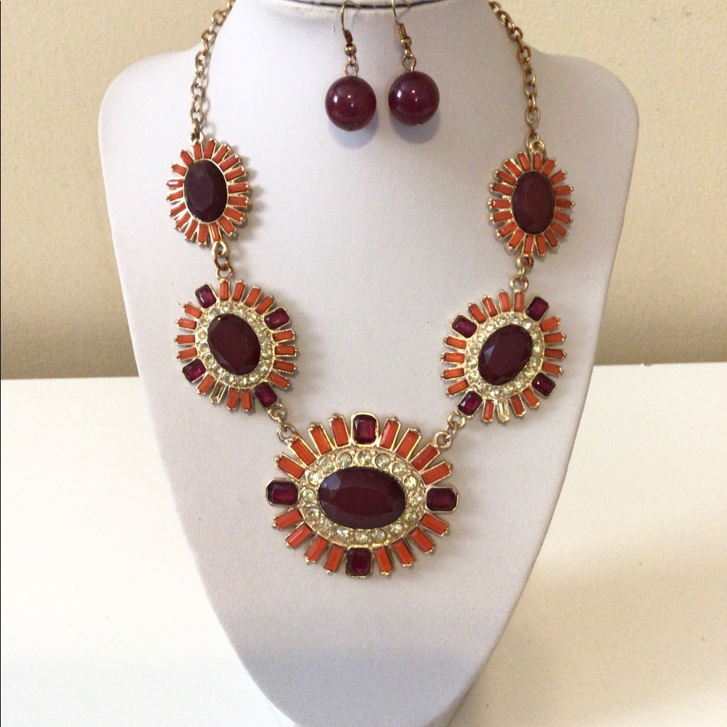 New Red Golden Set Necklace And Earrings 15$